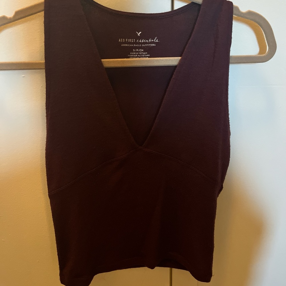 V neck maroon crop neck